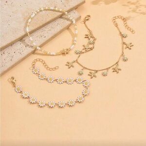 Gold and White Daisy Bracelet Set R157